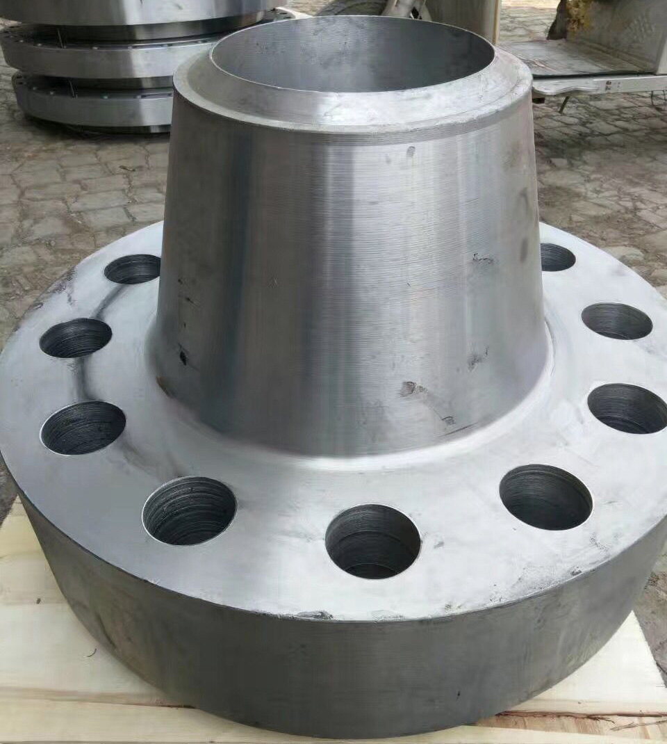 ���i���m